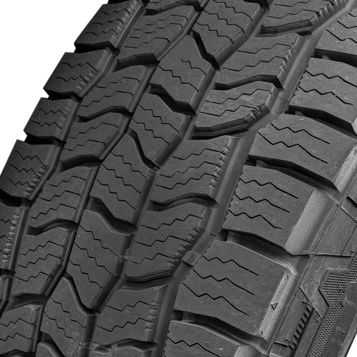All-Terrain Tire 235/70R16 106T M195