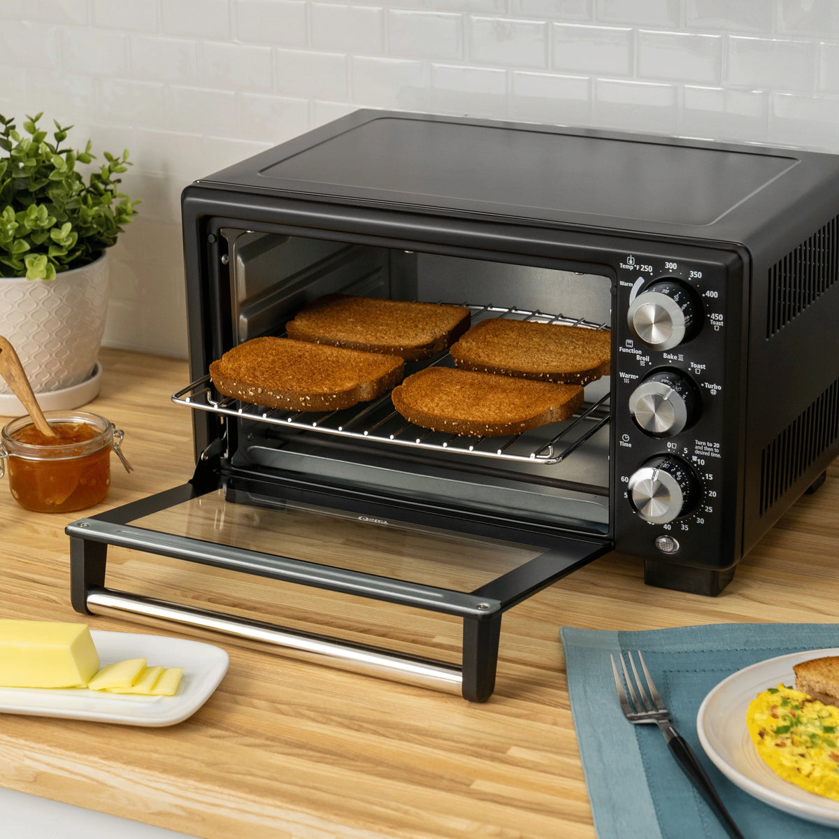 4-Slice Convection Toaster Oven, Matte Black A281857