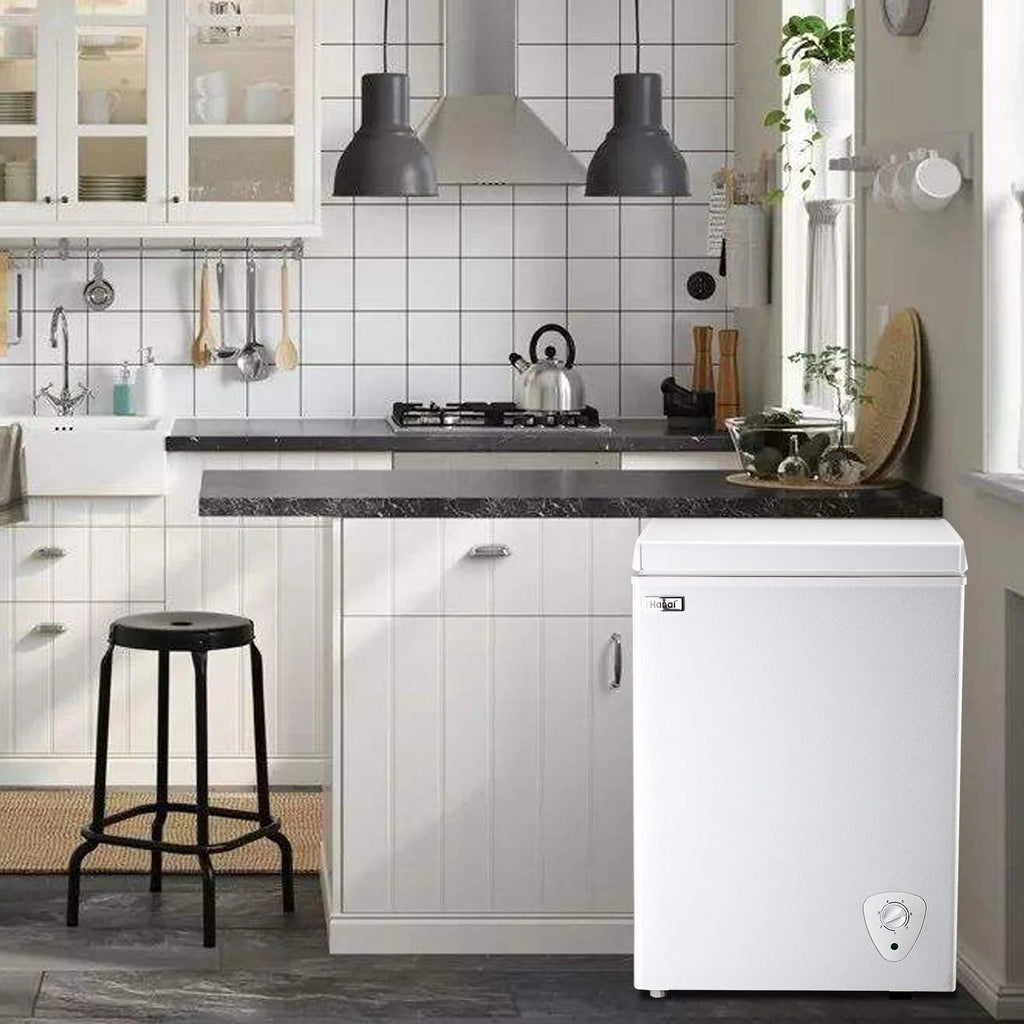 3.5 Cu.ft White Chest Freezer S145