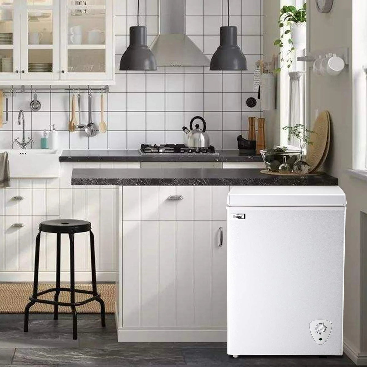 3.5 Cu.ft White Chest Freezer S145
