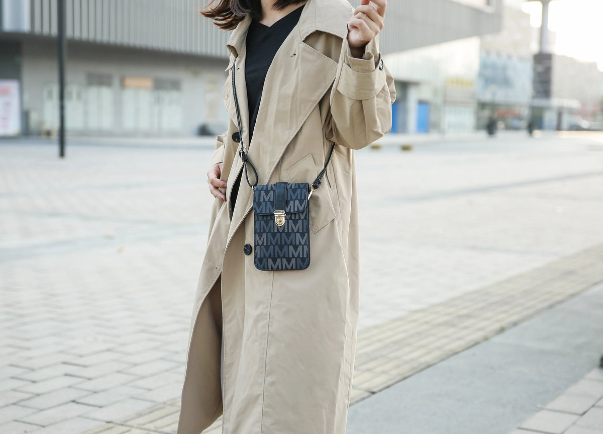 Signature Phone Wallet Crossbody Handbag V409573
