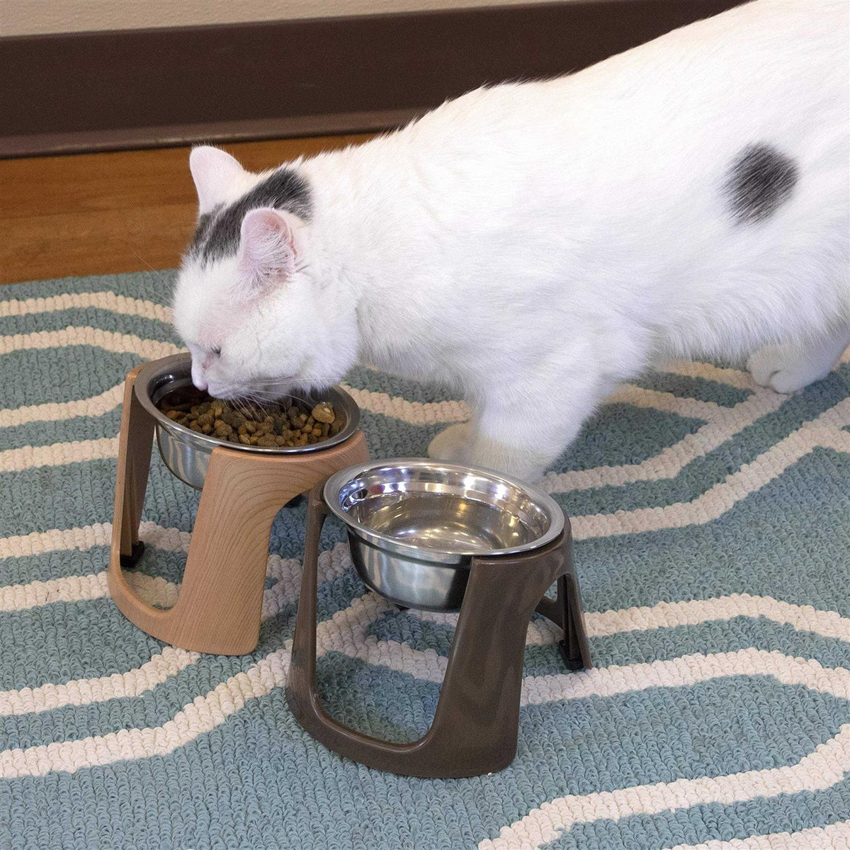 Raised Stainless Steel Food Bowls U576