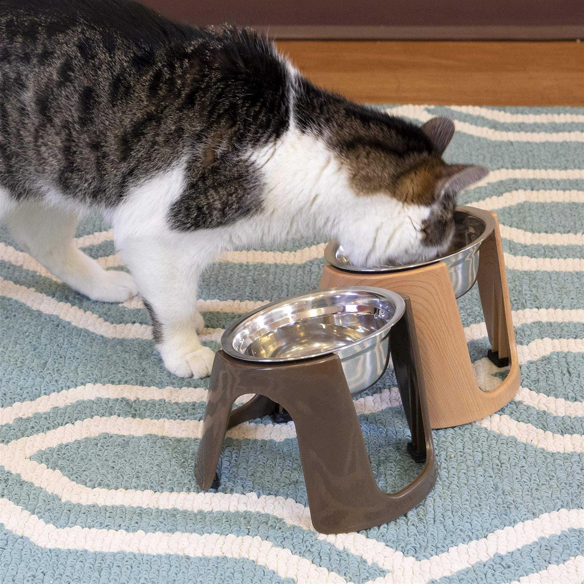 Raised Stainless Steel Food Bowls U576